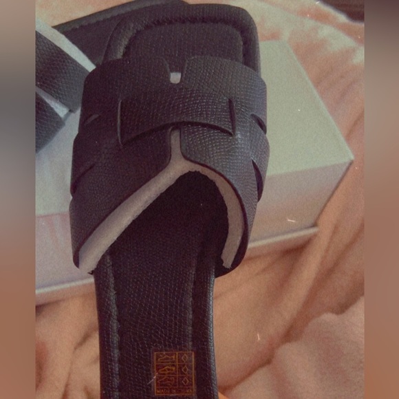 Sandals - Picture 3 of 4